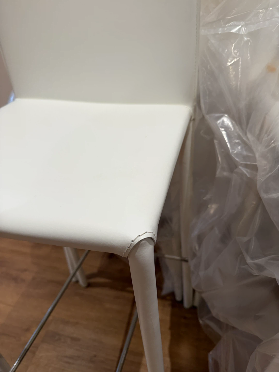 8 NEW White Leather Bar Stools SEAT HEIGHT 31” - photo 2