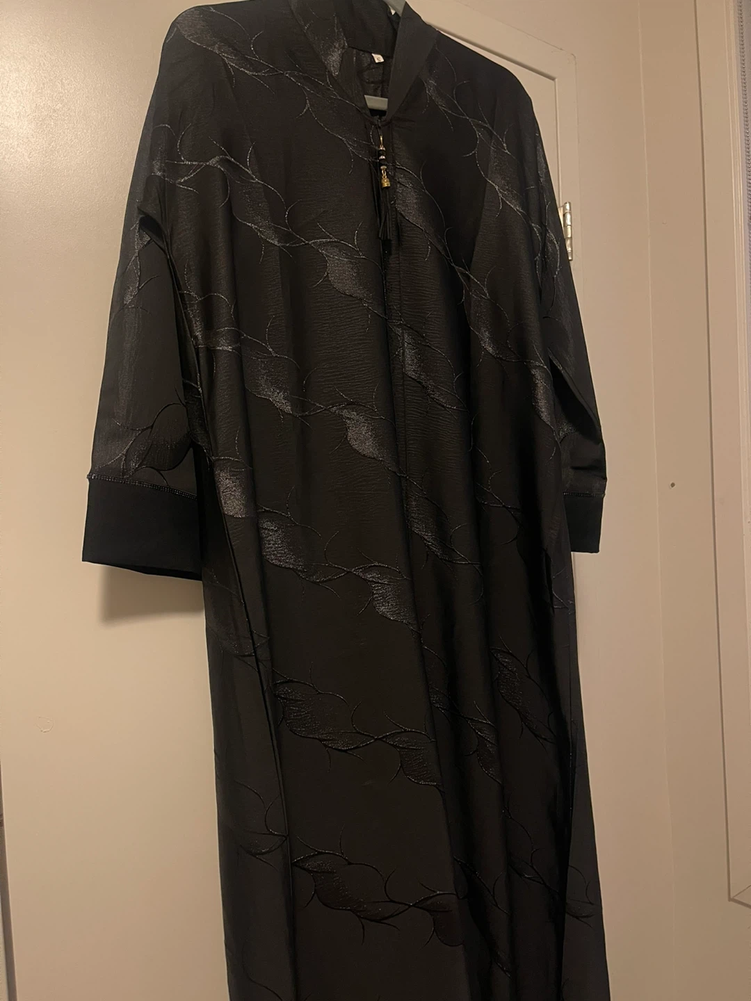 Saudi Black Kaftan with Embroidered Detail