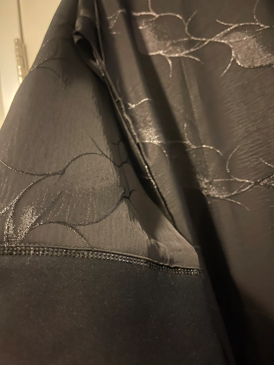 Saudi Black Kaftan with Embroidered Detail - photo 4