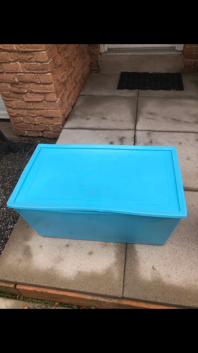 Tuff 69 liter Bright Blue Plastic Storage Bin with Lid