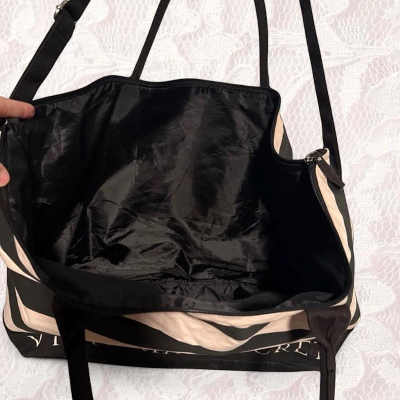 Victoria's Secret Striped Tote Bag - photo 3
