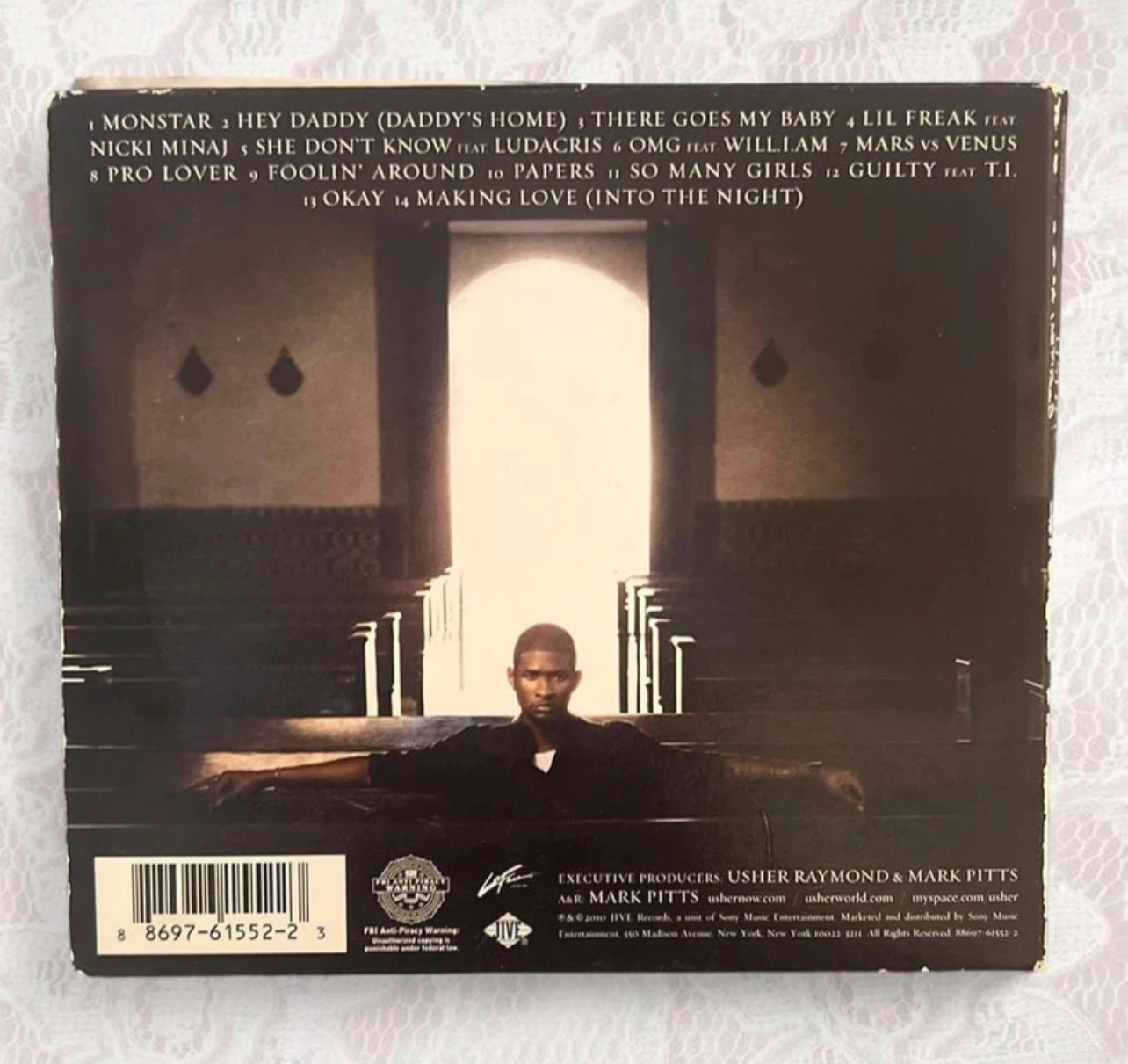Usher Raymond V CD - photo 3