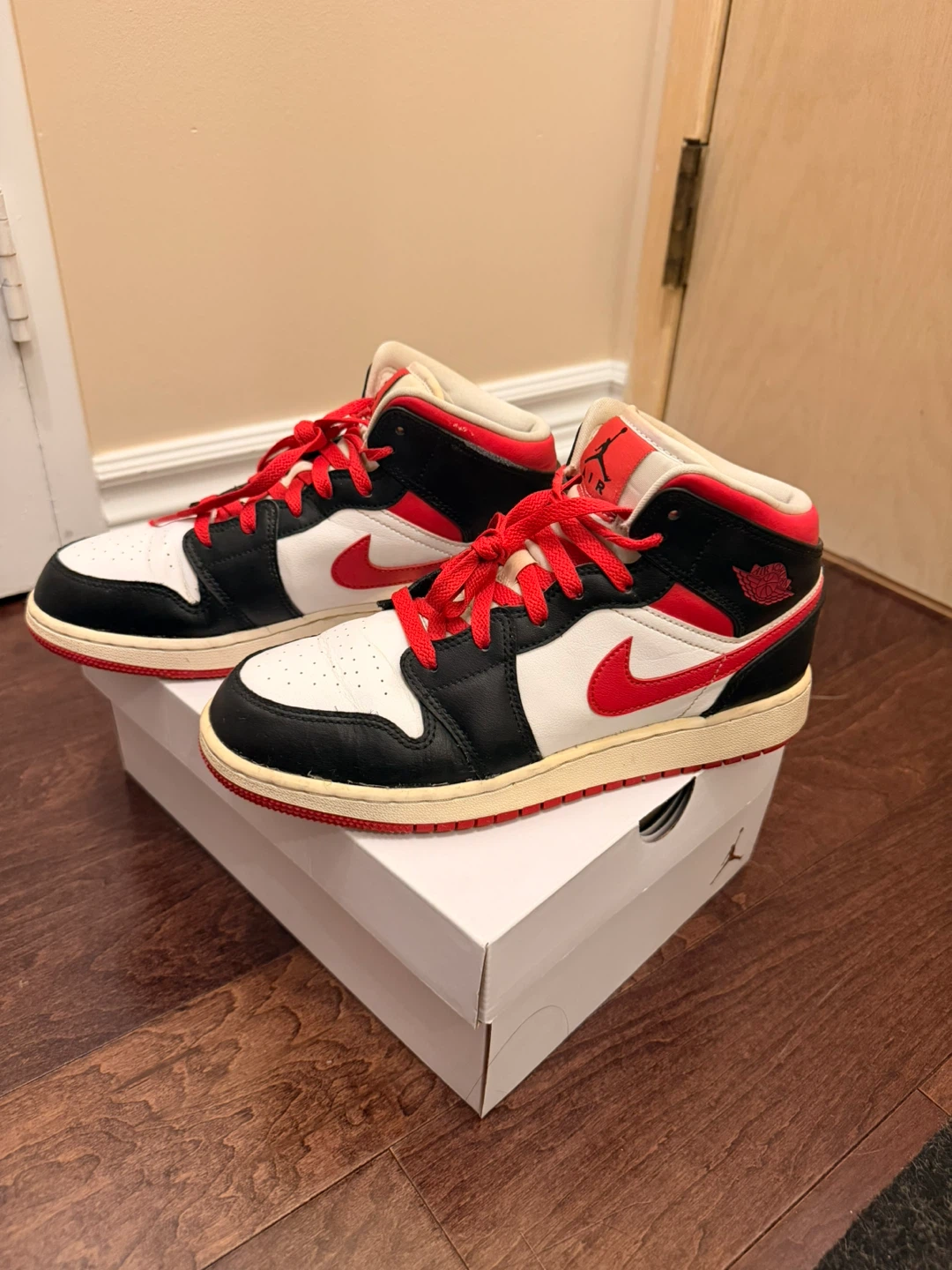 Air Jordan 1 Mid SE Youth Sneakers(Size 6.5 US)