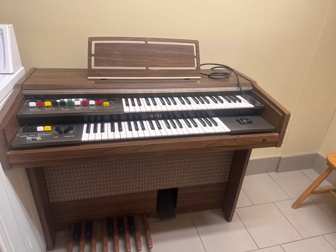 Vintage Yamaha Electric Organ