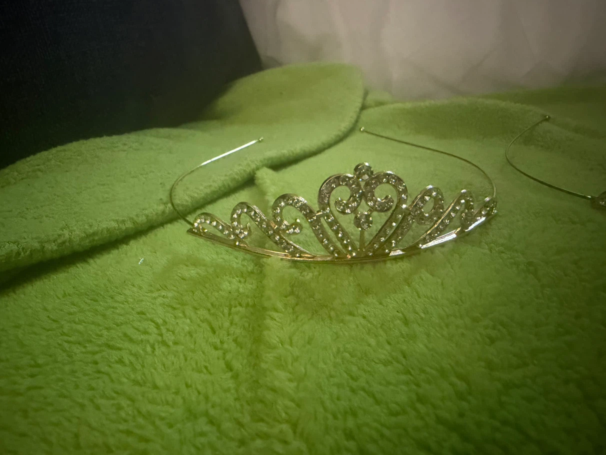 6 Sparkly Tiara Crown