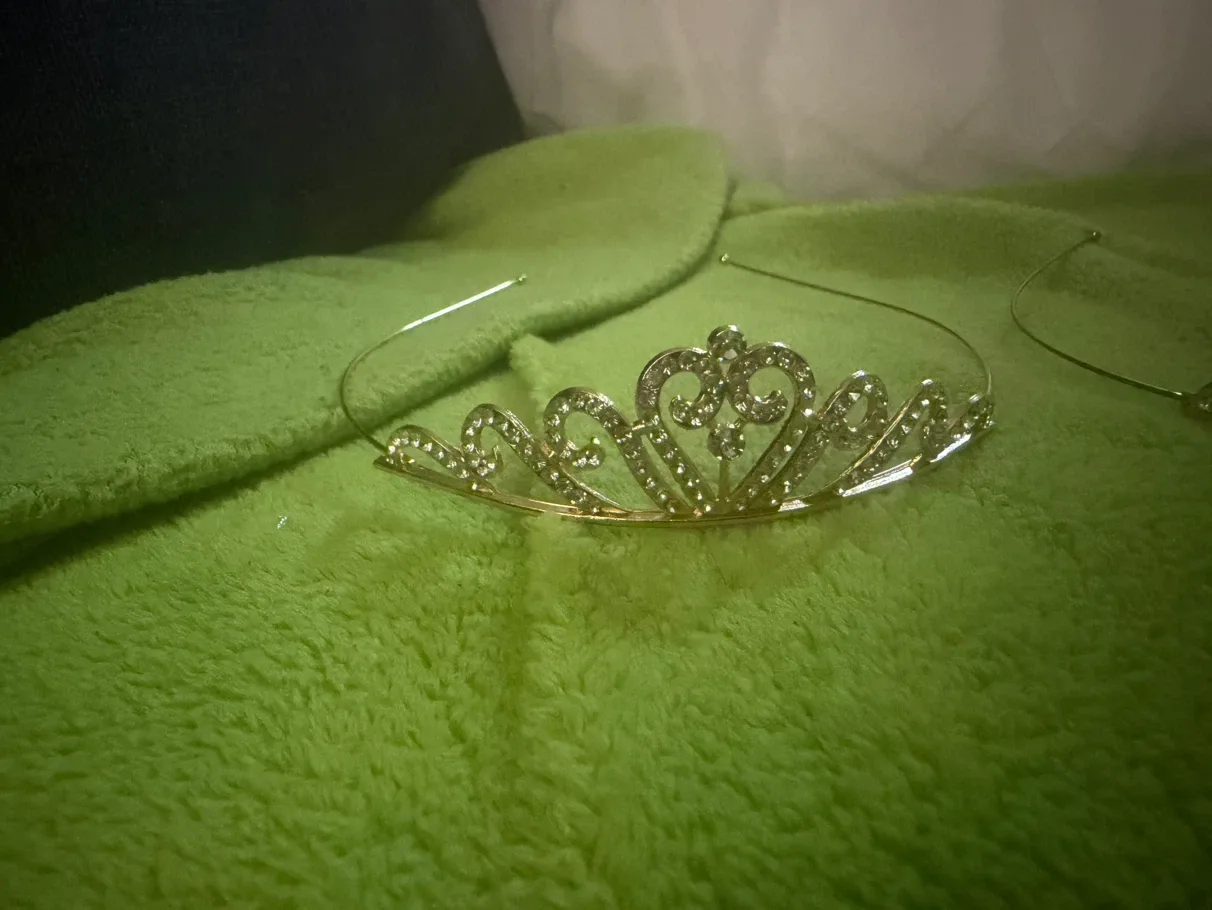 6 Sparkly Tiara Crown