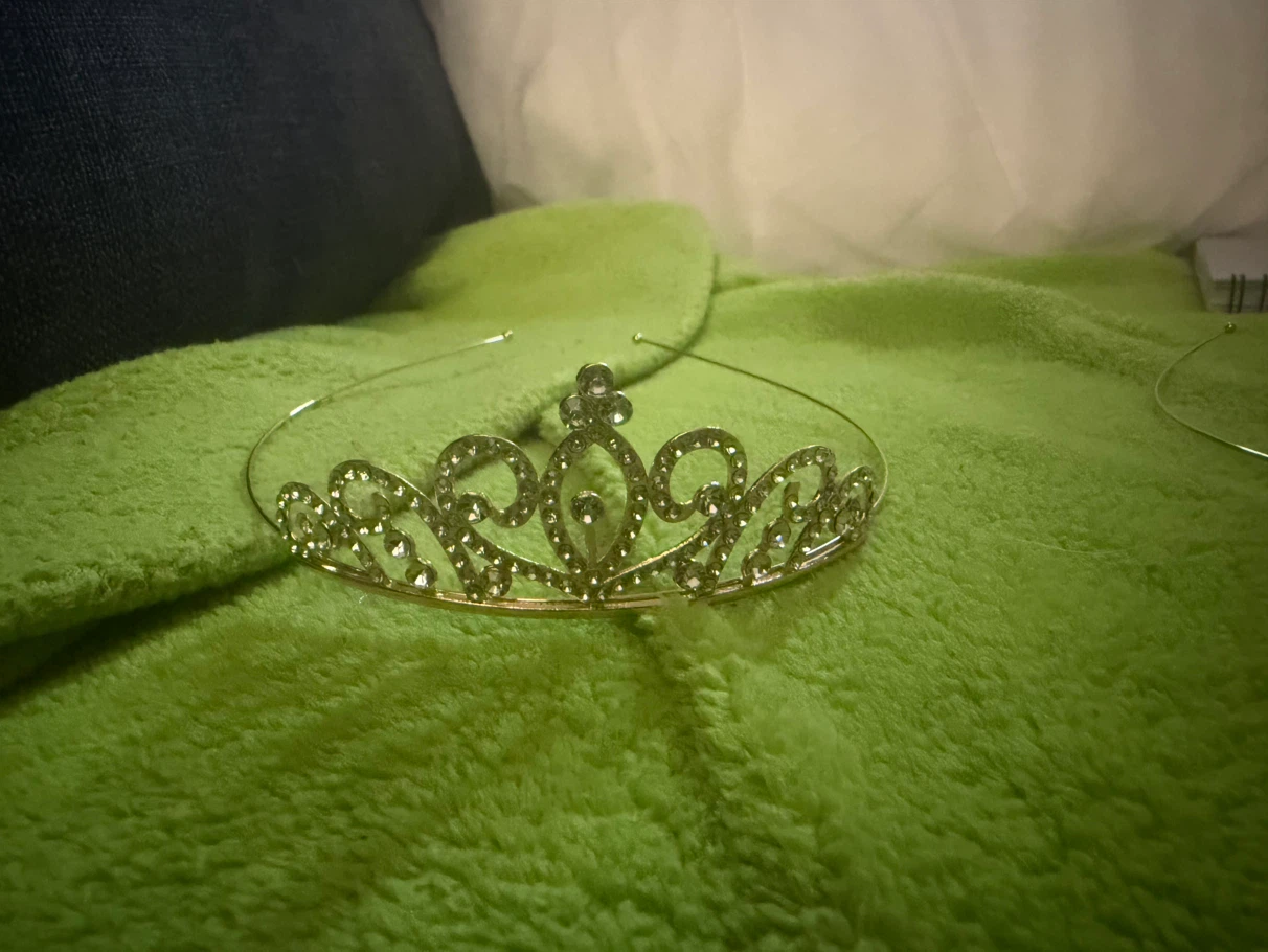 6 Sparkly Tiara Crown - photo 2