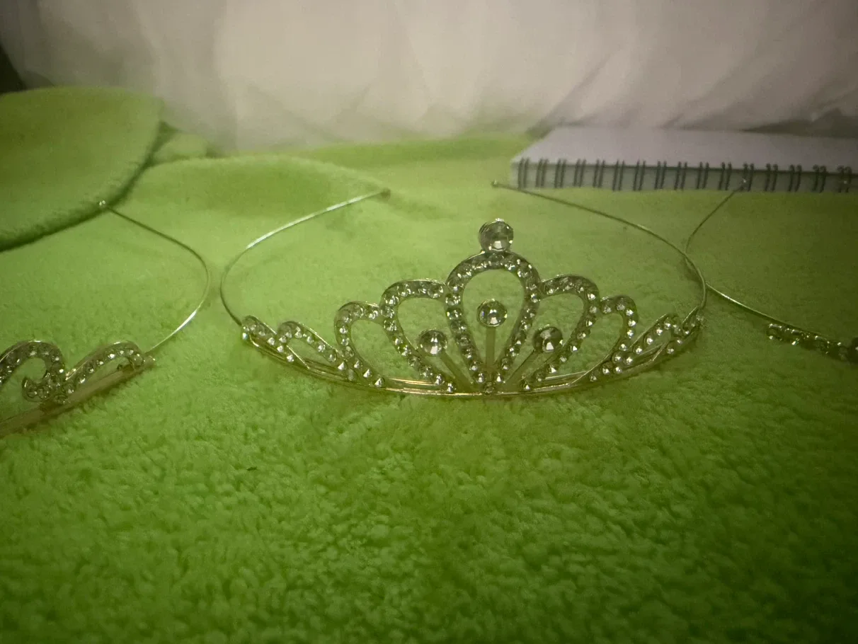 6 Sparkly Tiara Crown - photo 4