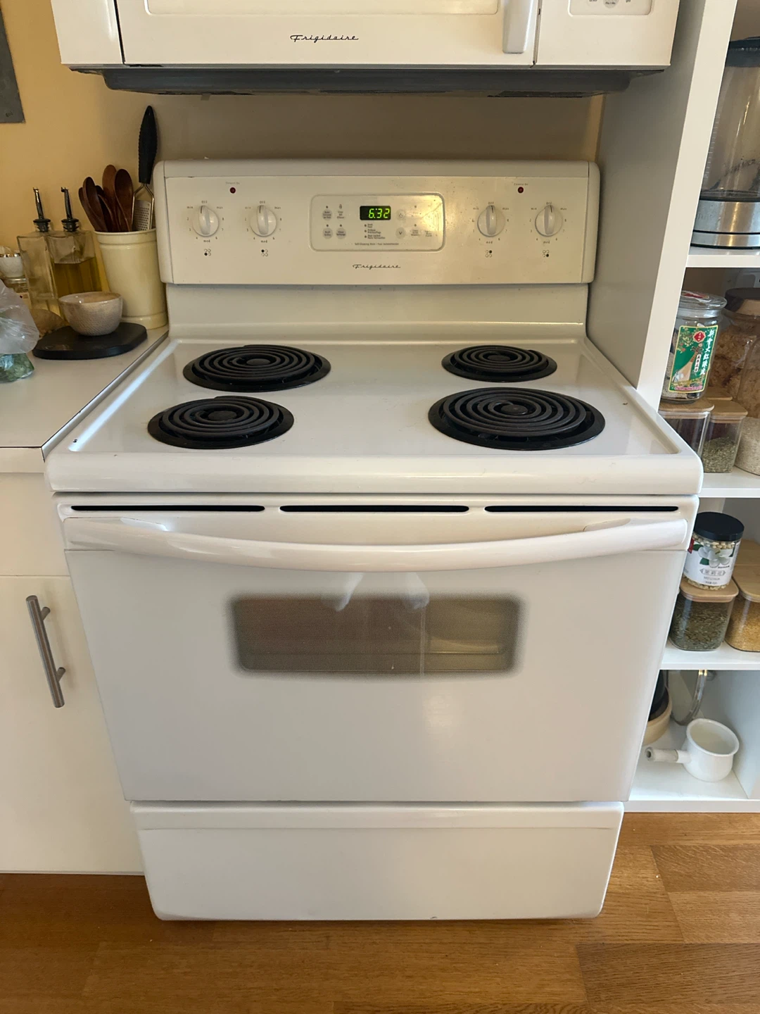 Frigidaire Electric Stove and Microwave