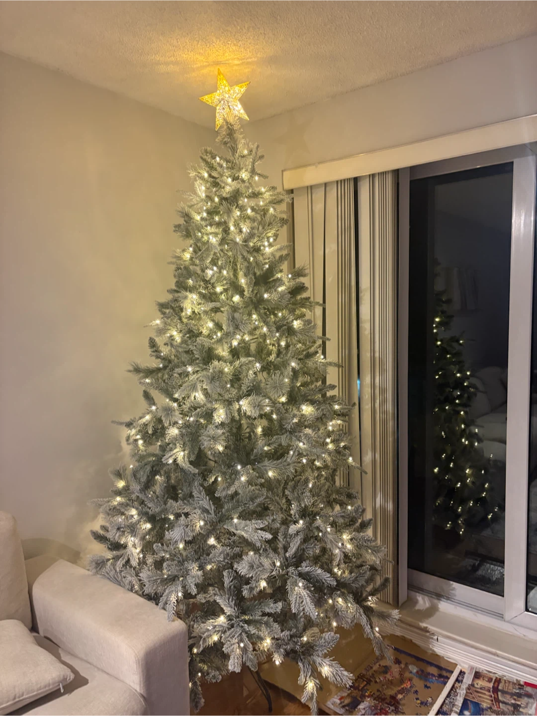 Pre-lit Flocked Artificial Christmas Tree - photo 3