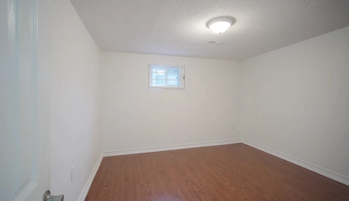 Full Basement for Rent, 2 Bedrooms, 1 Washroom - photo 3