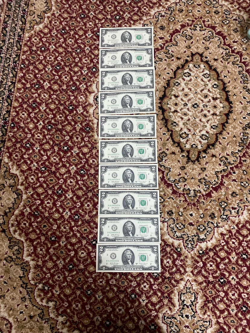 10, $2 bills that the serial number is in order - photo 2