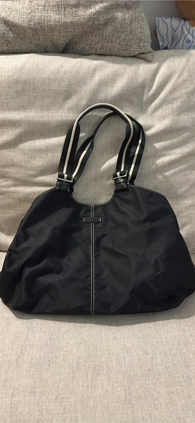 Black Agnes b voyage Shoulder Bag