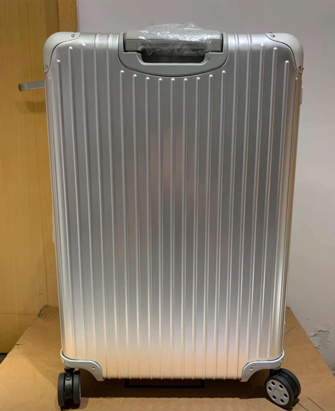 Rimowa Classic Silver Suitcase - photo 3