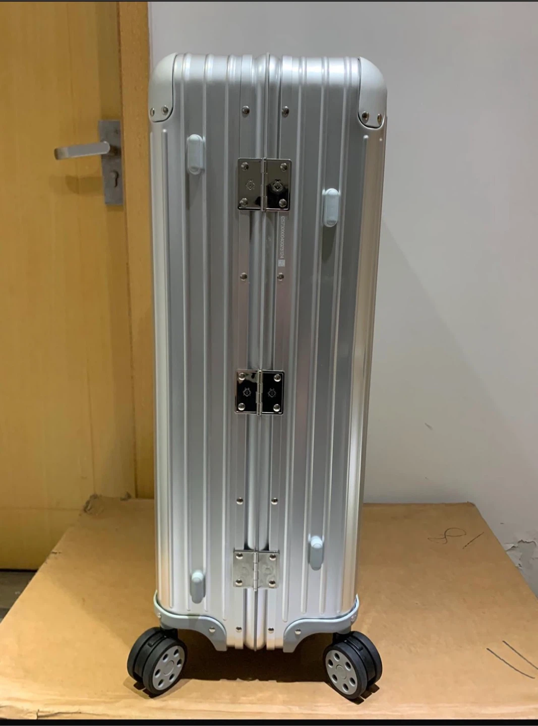 Rimowa Classic Silver Suitcase - photo 4