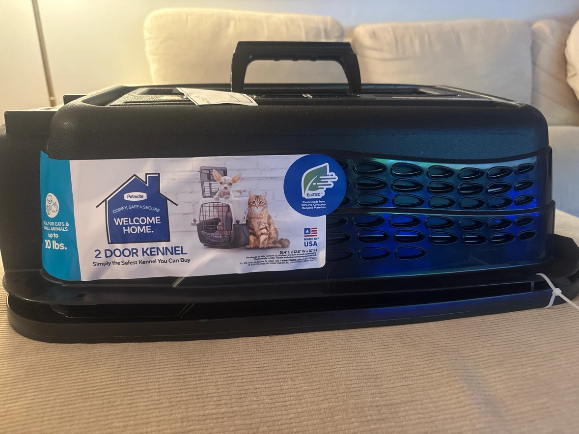 Petmate 2 Door Kennel for Small Pets