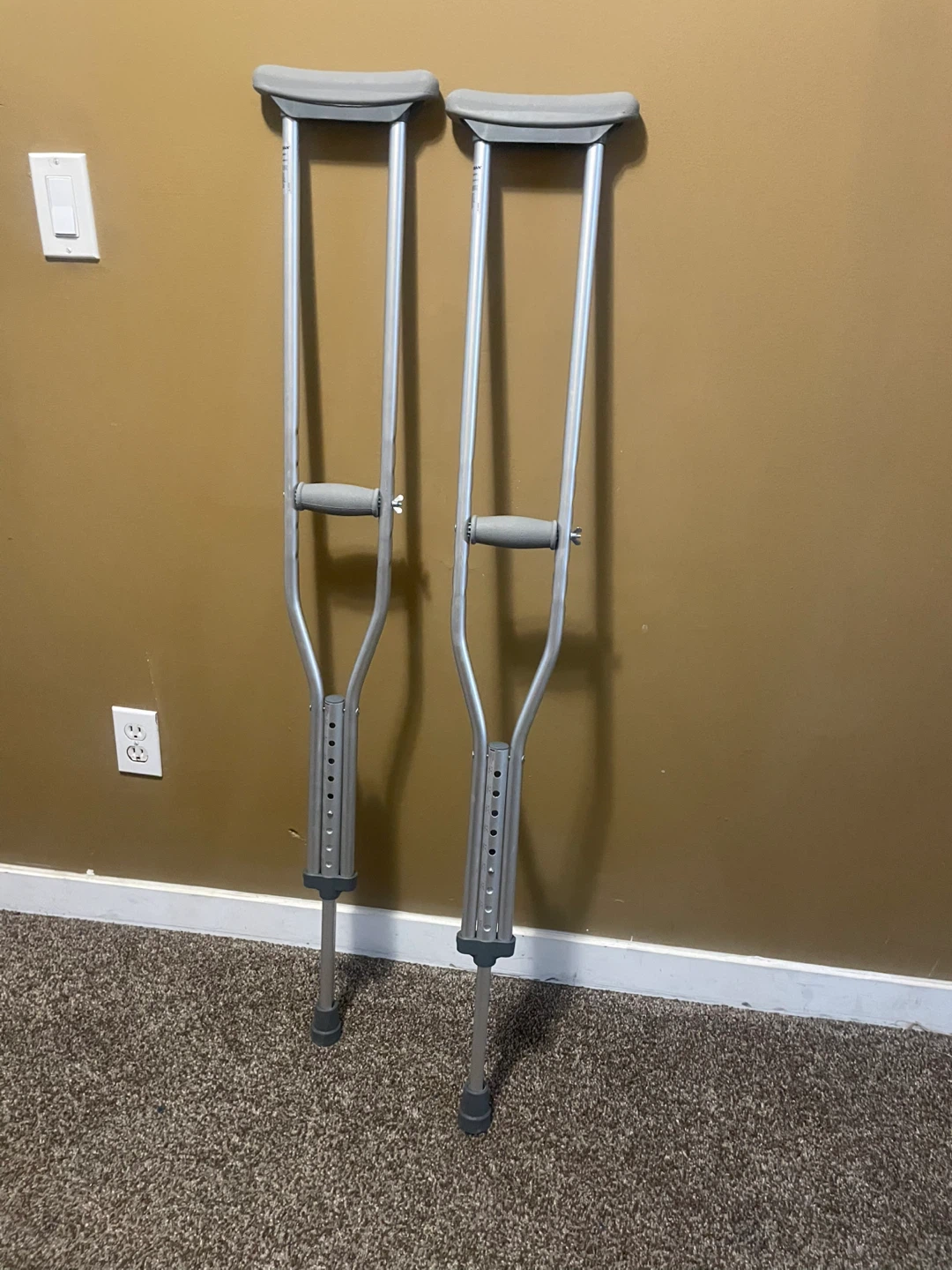 Aluminum Crutches