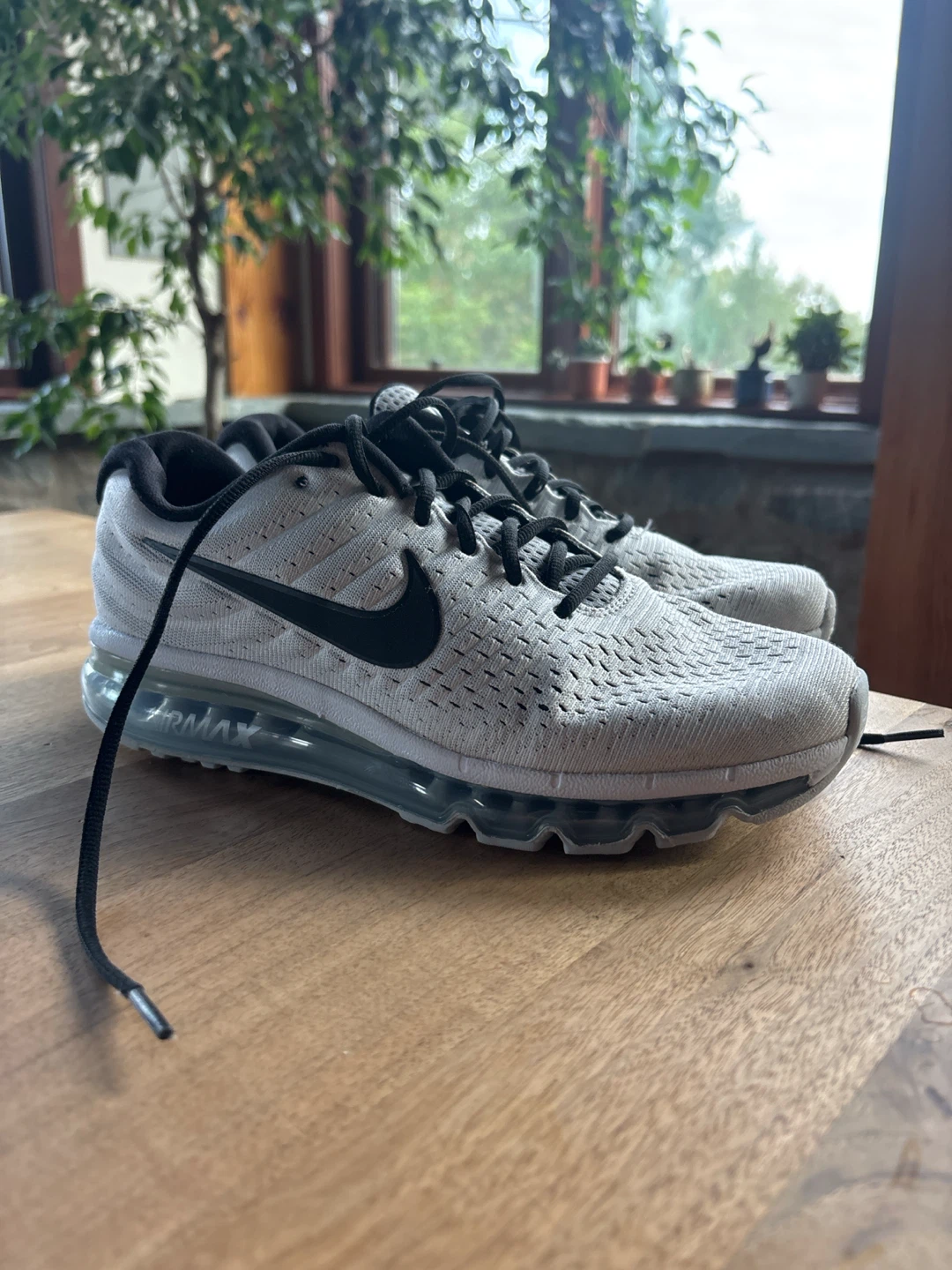 Nike Air Max 2017 Running Shoes size 8