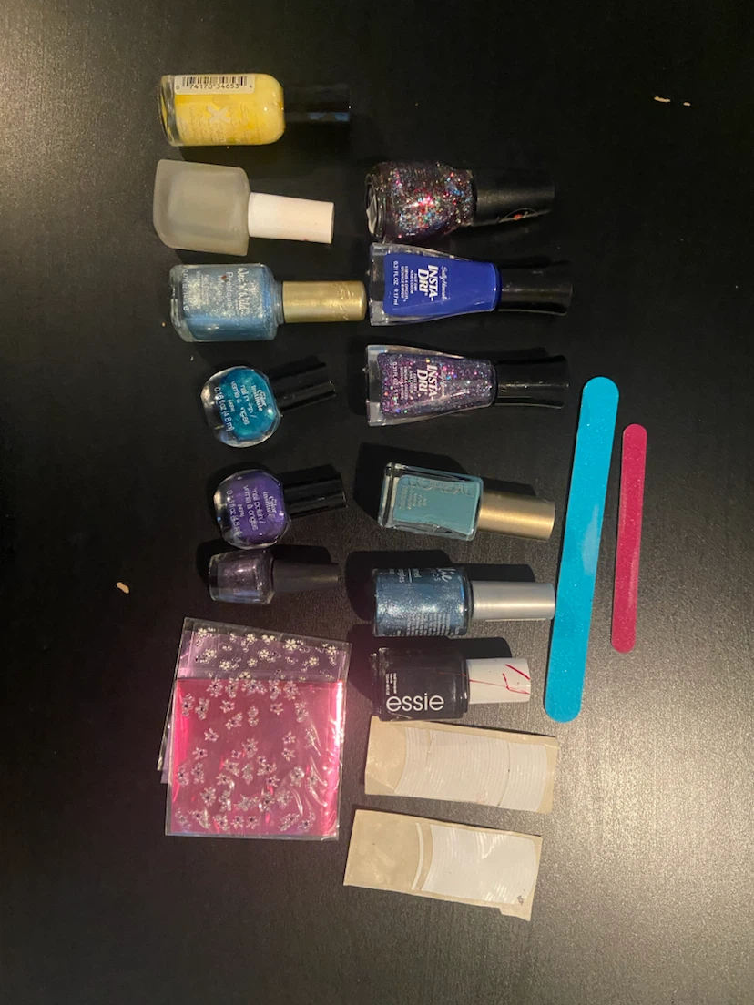 Nail Polish with Basket and Accessories
