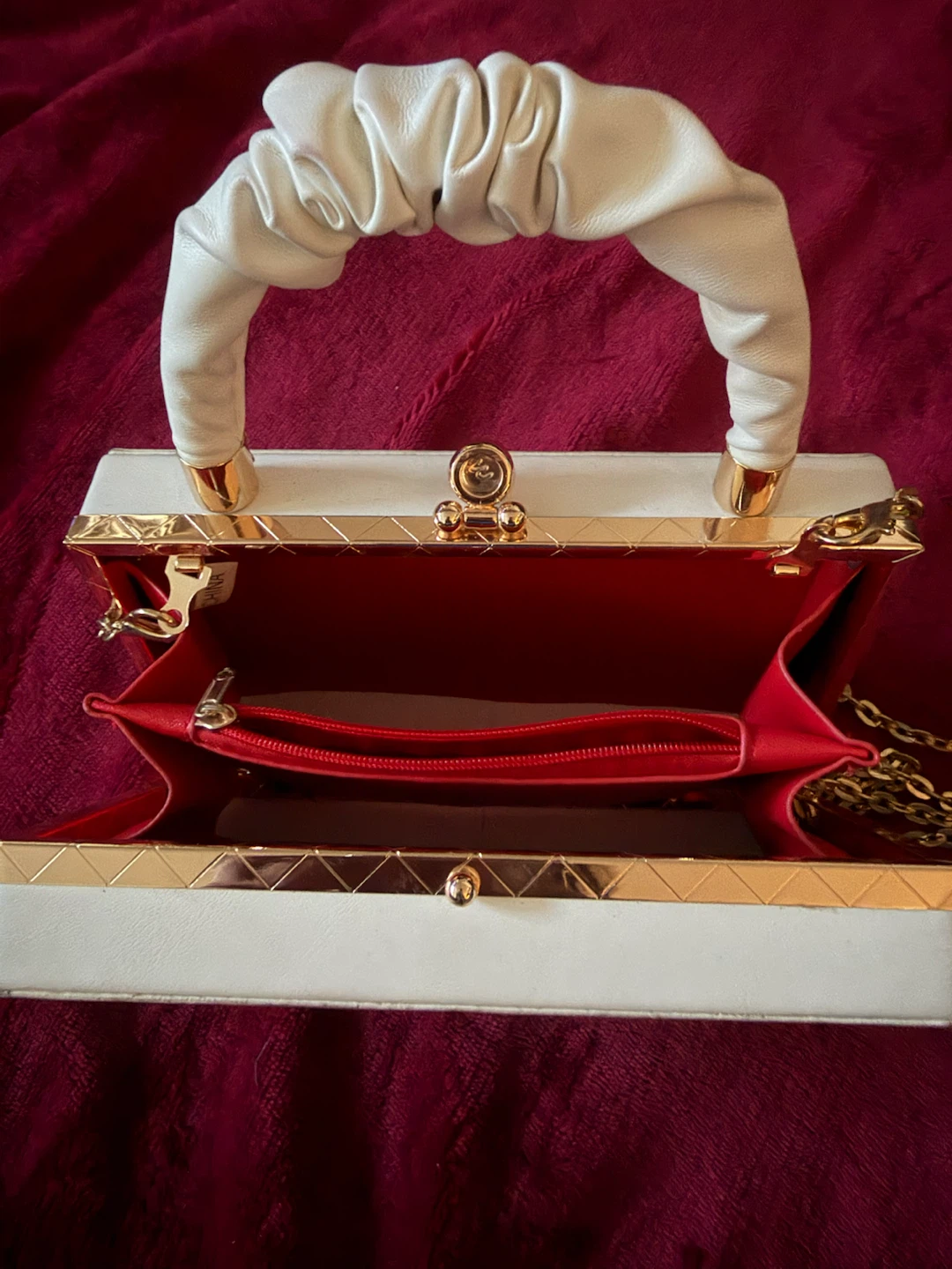 White Heart-Embossed Box Clutch Handbag - photo 2