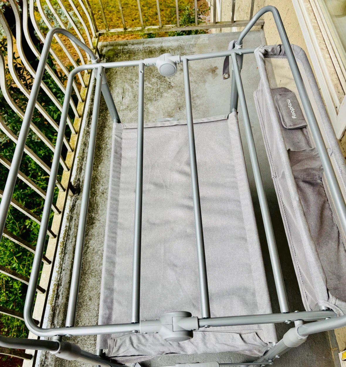 Folding rolling drying rack with two storage shelves - photo 4