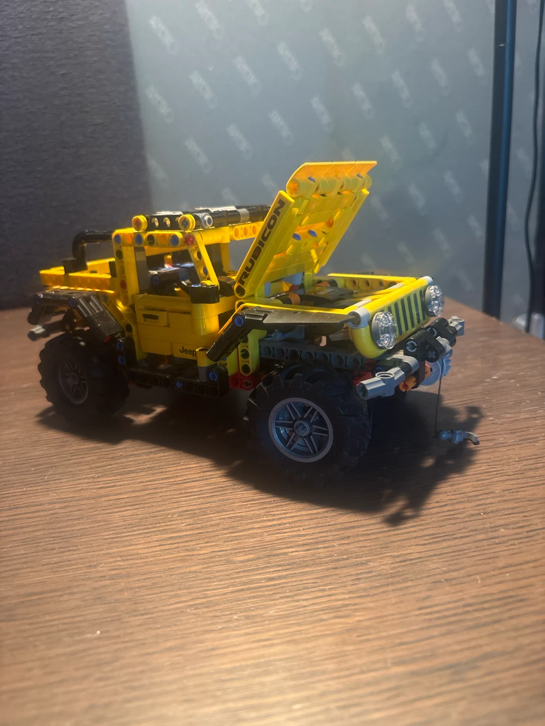LEGO Technic Jeep Wrangler Rubicon - photo 2