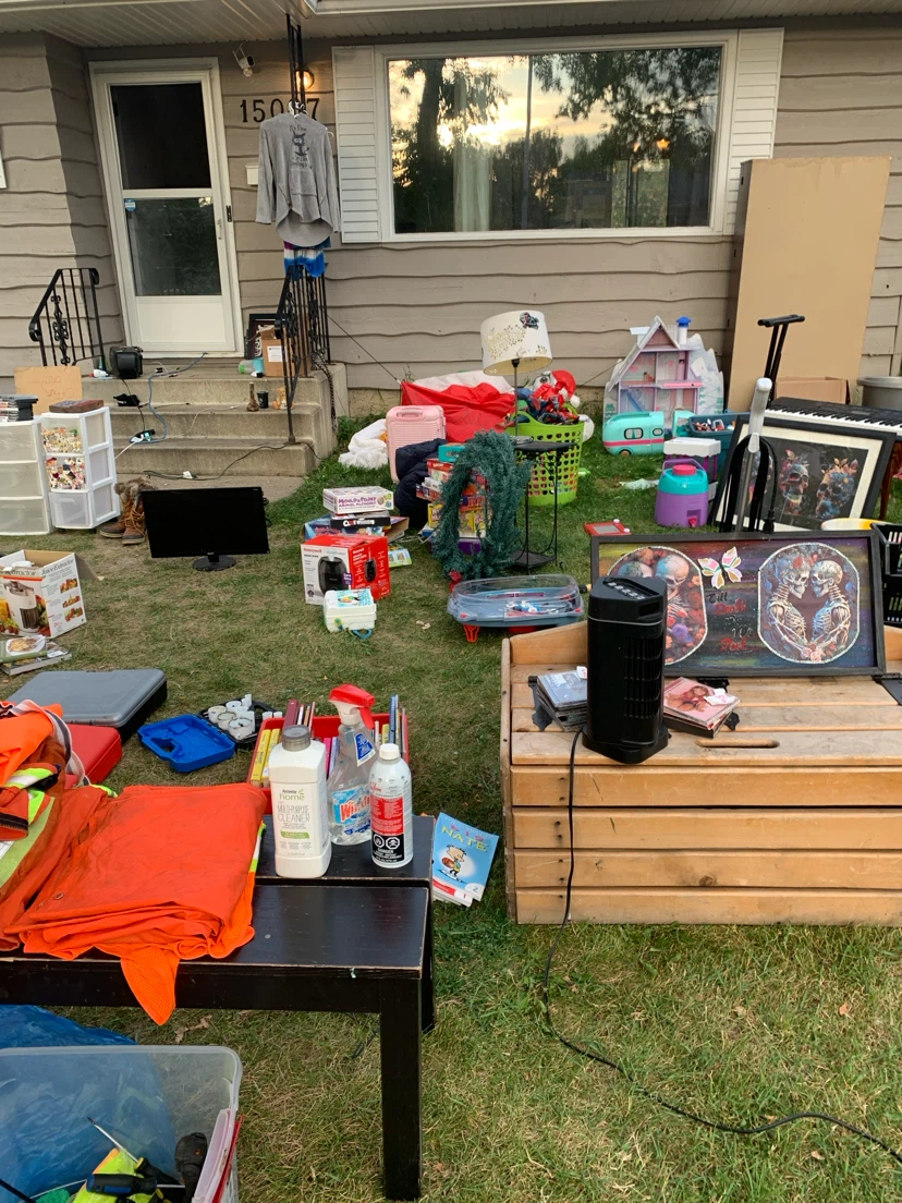 Downsizing sale untill tomorrow - photo 2