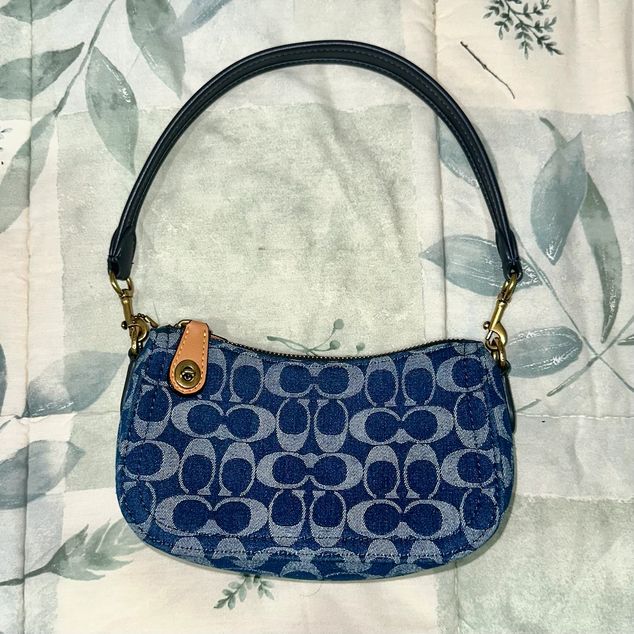 Coach Denim Swinger 20