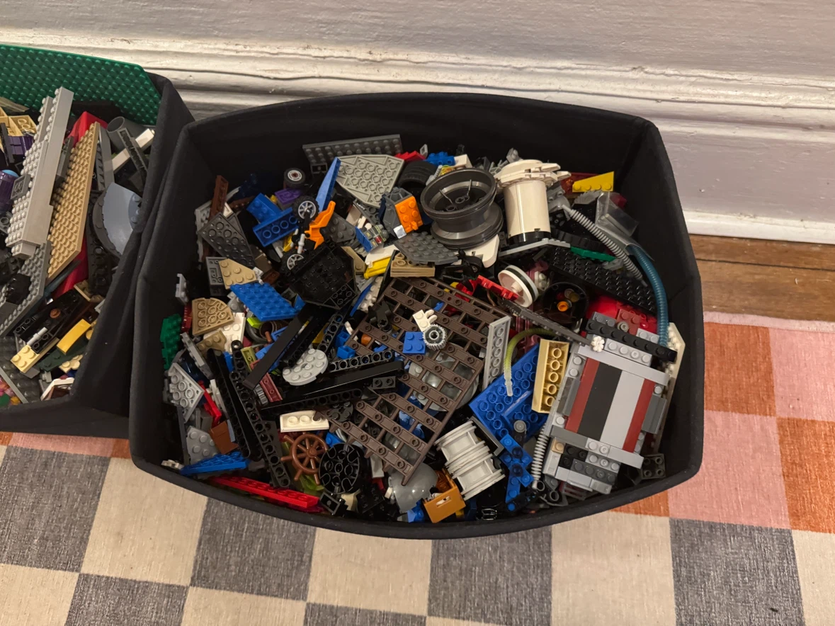 40 lbs of Lego