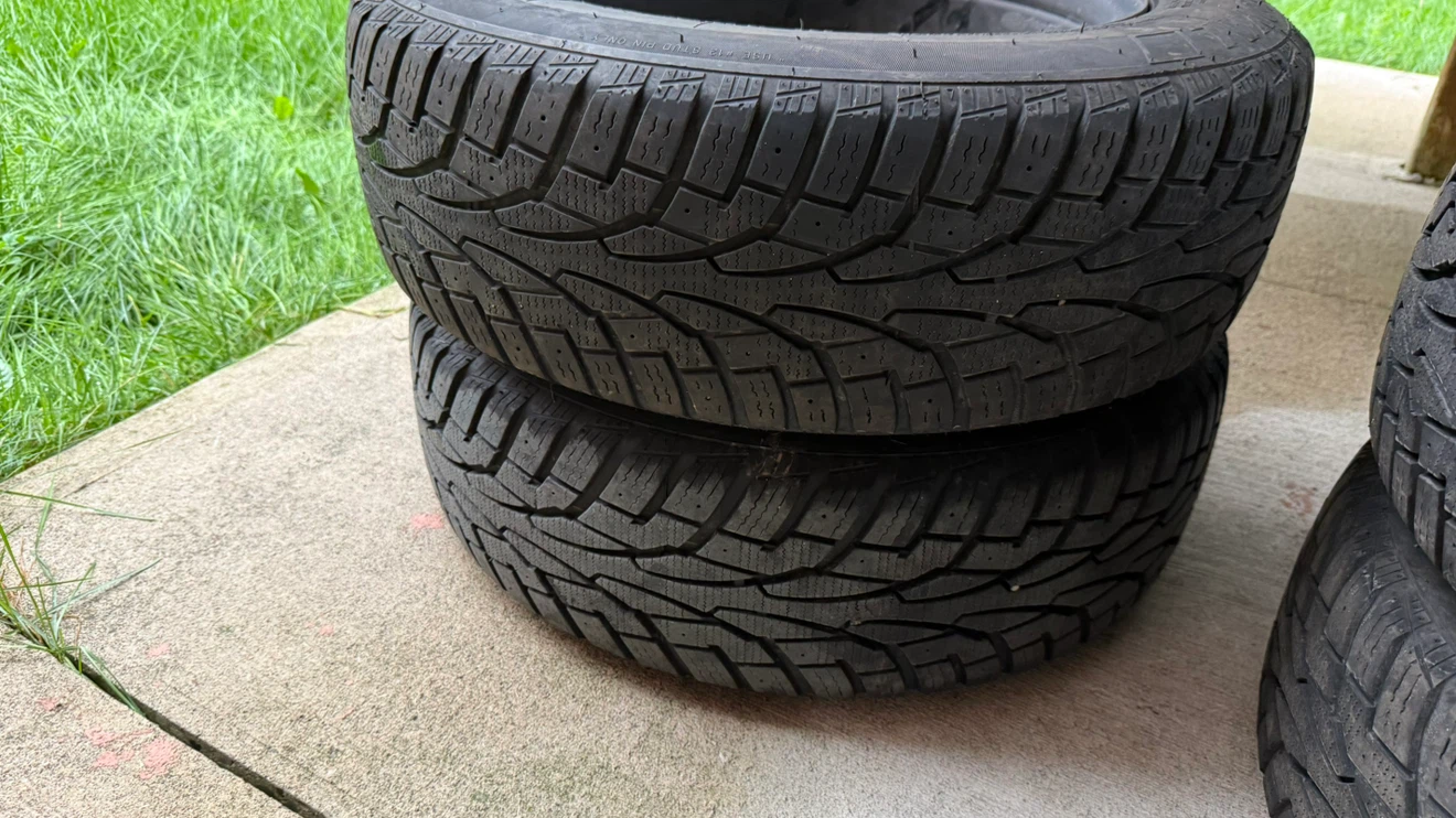 Uniroyal Tiger Paw Ice & Snow Tires 205/65R15 - photo 4