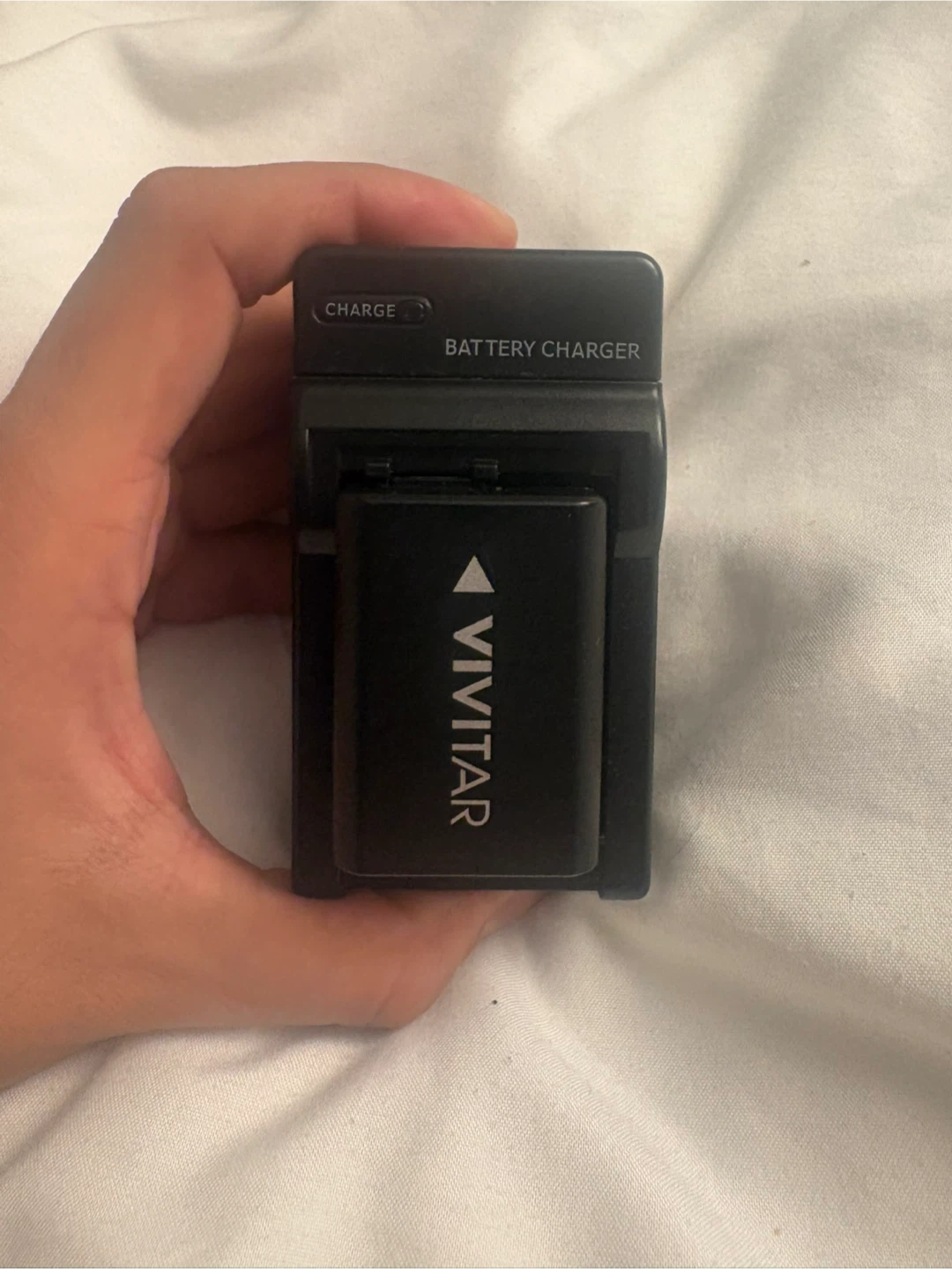 Vivitar Battery Pack and Travel Charger - photo 2