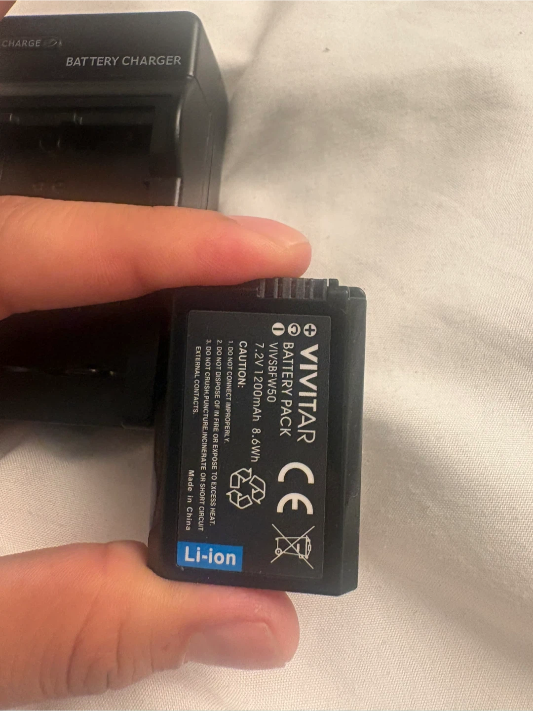 Vivitar Battery Pack and Travel Charger - photo 3