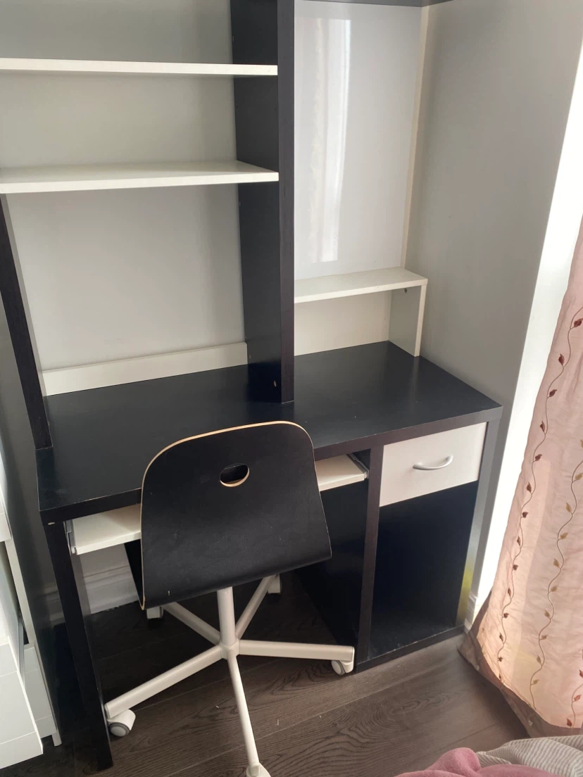 Black and white desk - photo 2