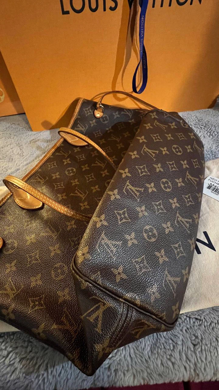 Louis Vuitton Neverfull MM Monogram Canvas Tote Bag - photo 2