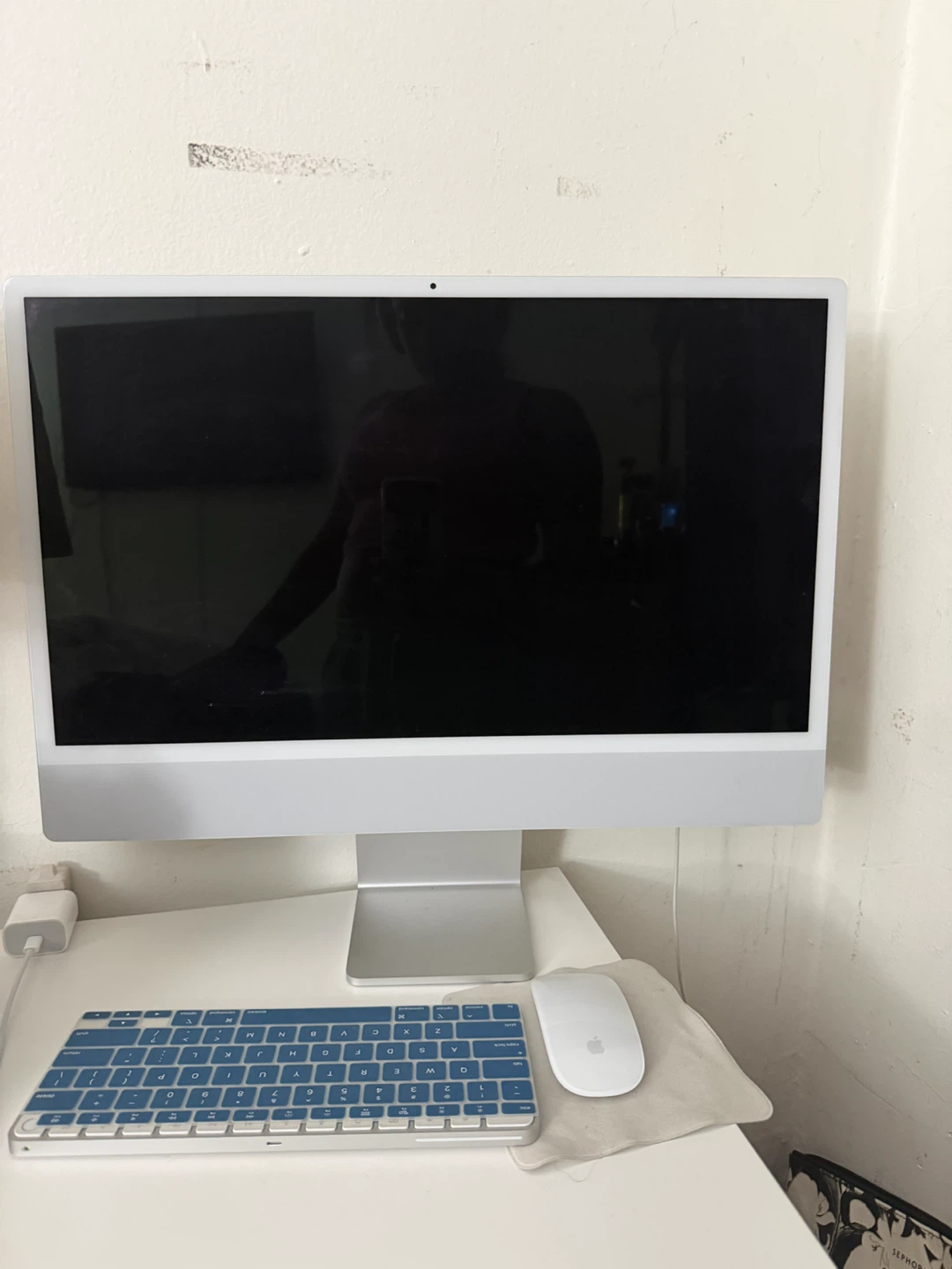 Apple iMac 24-inch Desktop Computer