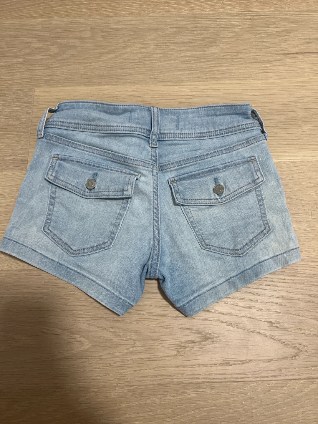 Hollister Low-Rise Shortie Shorts Size 0 - photo 2