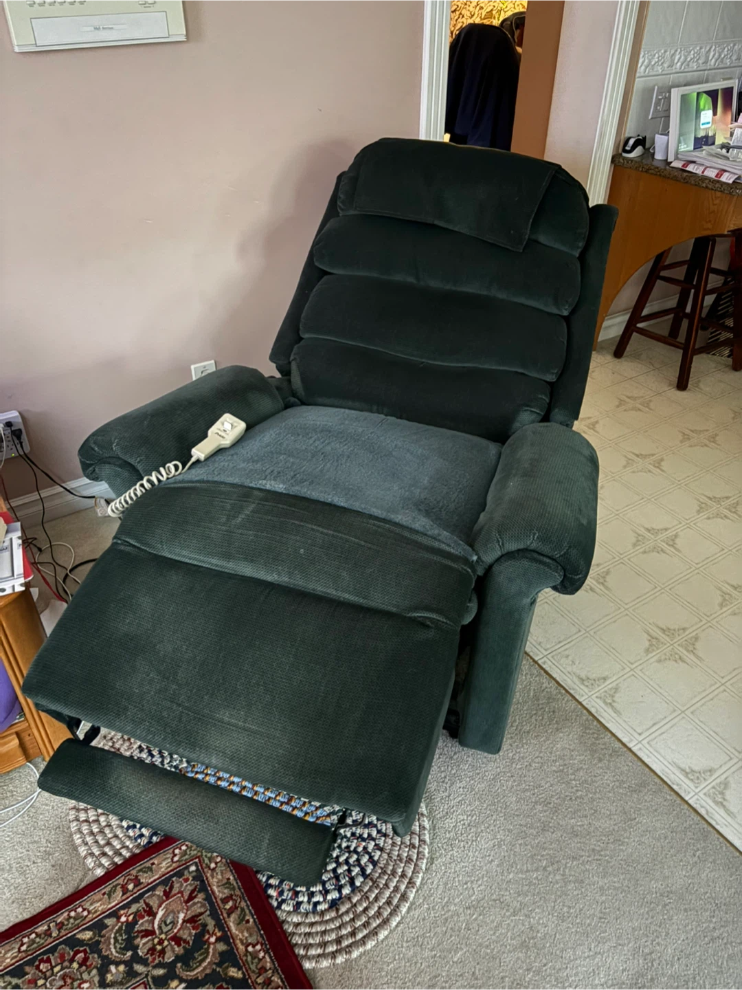 Pride Mobility Power Lift Recliner - photo 4