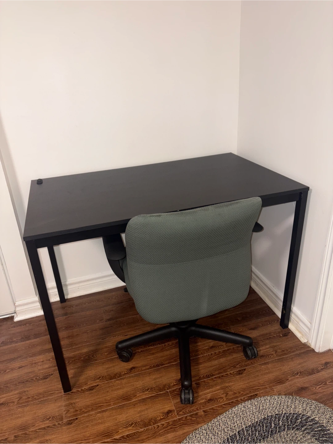 Black desk and chair - photo 3