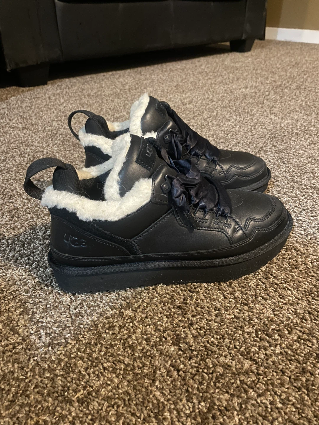 UGG Black Leather Sneakers with Fur Trim - photo 2