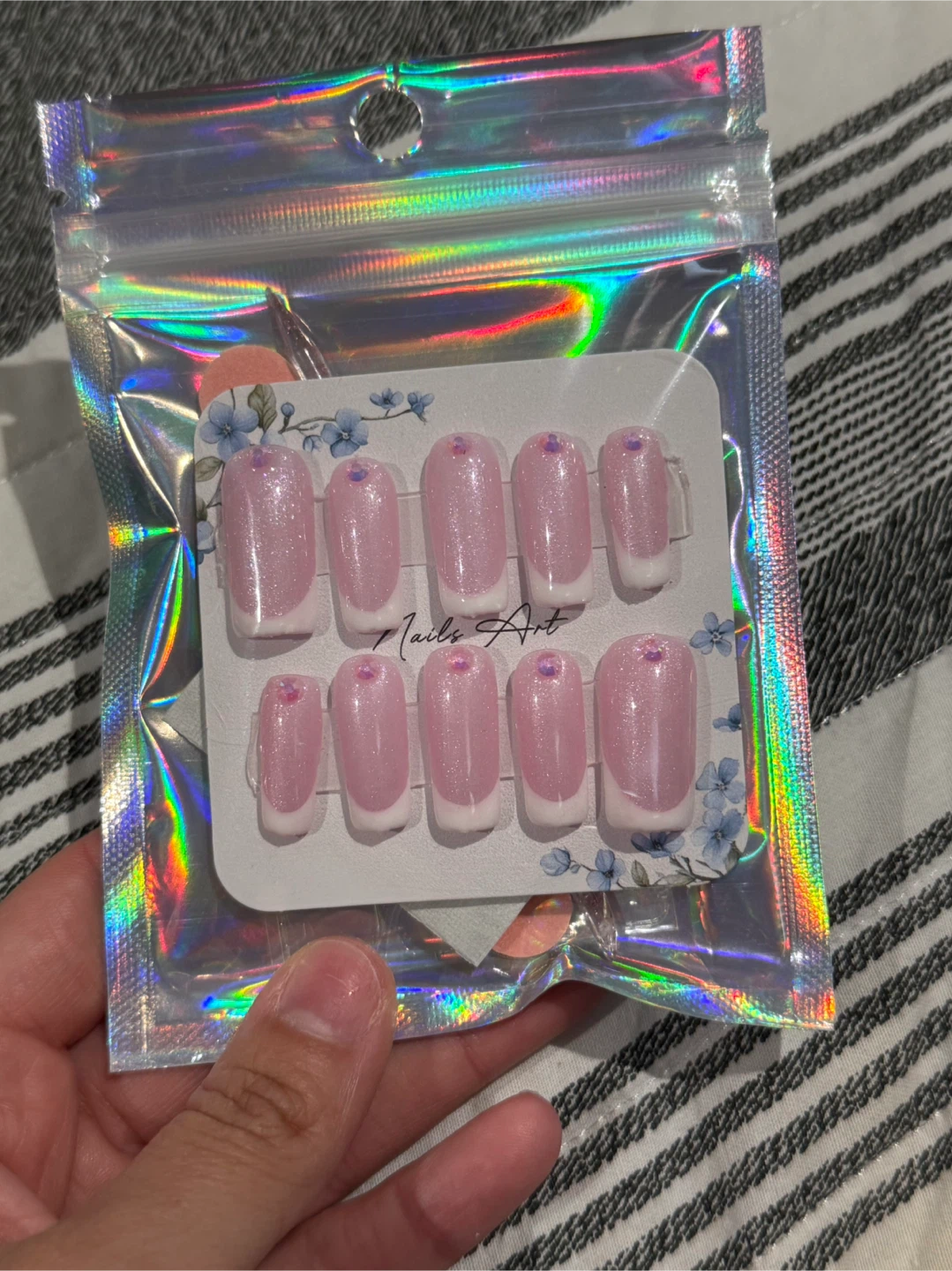 Press on nails