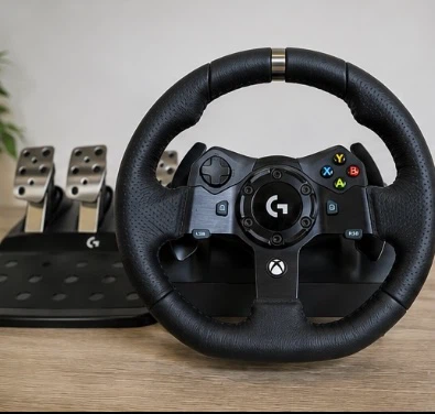 Logitech G920 Racing Wheel and Pedals