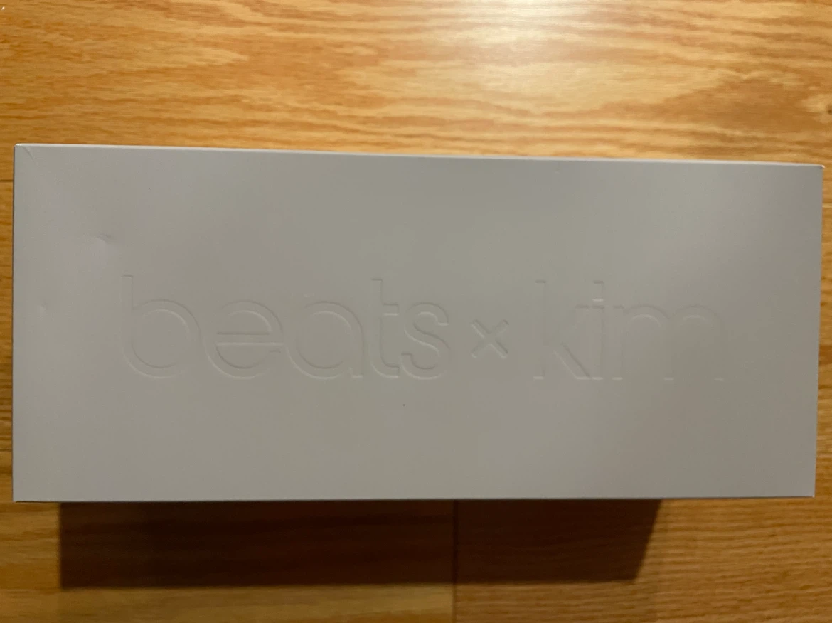 Brand New Unopened Beats Pill Light Grey (Kim K Special Edition)