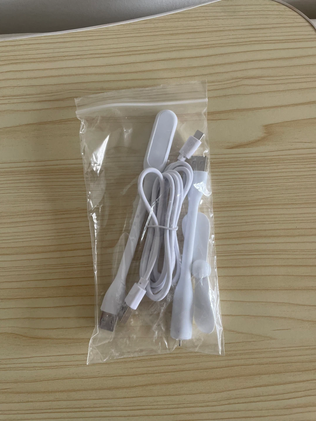 Adjustable Laptop Bed Tray with USB Ports and Fan - photo 4