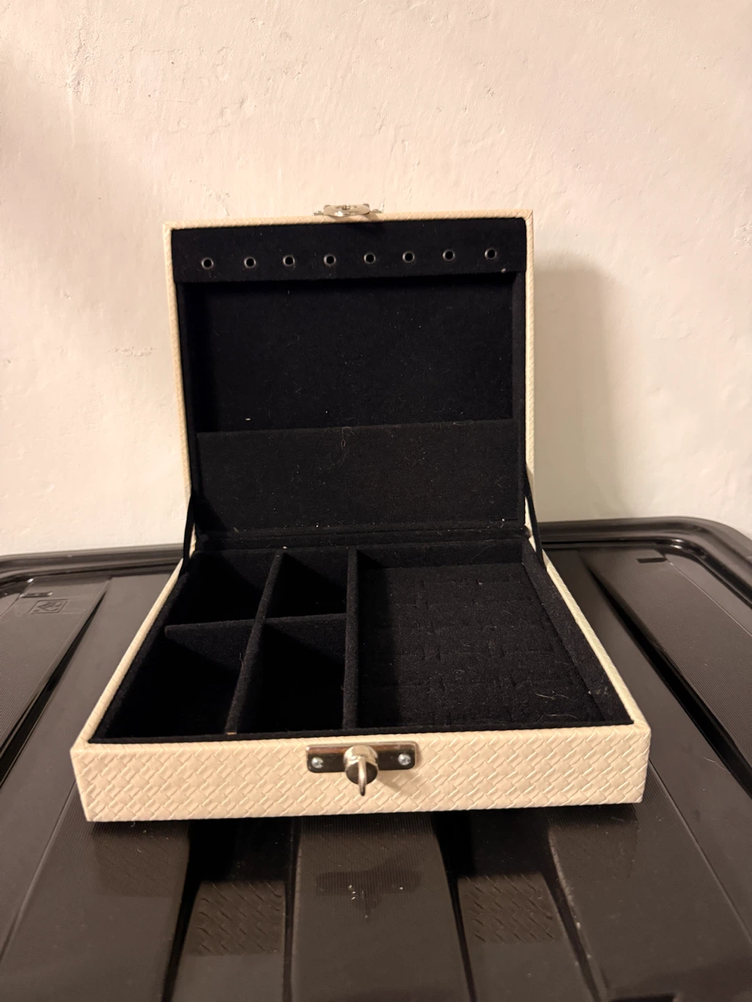 Cream Woven Texture Jewelry Box
