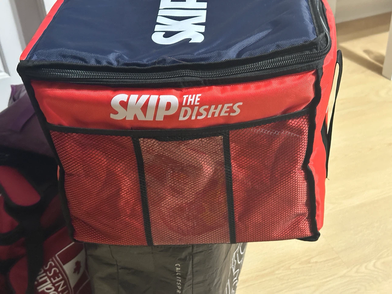 SkipTheDishes Insulated Delivery Bags - photo 2
