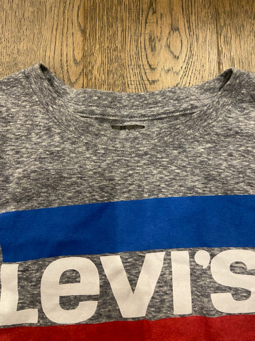 EUC: Levi's Boys Long Sleeve T-Shirt Size L (12-13yrs) - photo 3