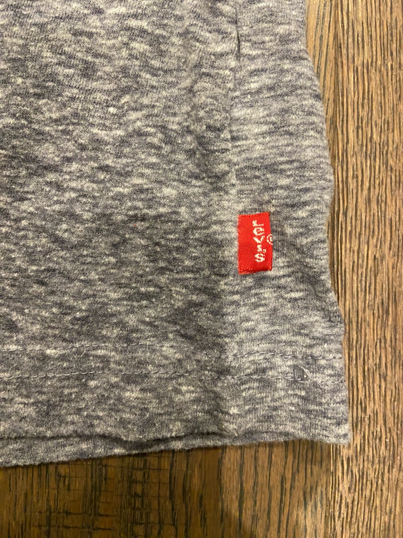EUC: Levi's Boys Long Sleeve T-Shirt Size L (12-13yrs) - photo 5
