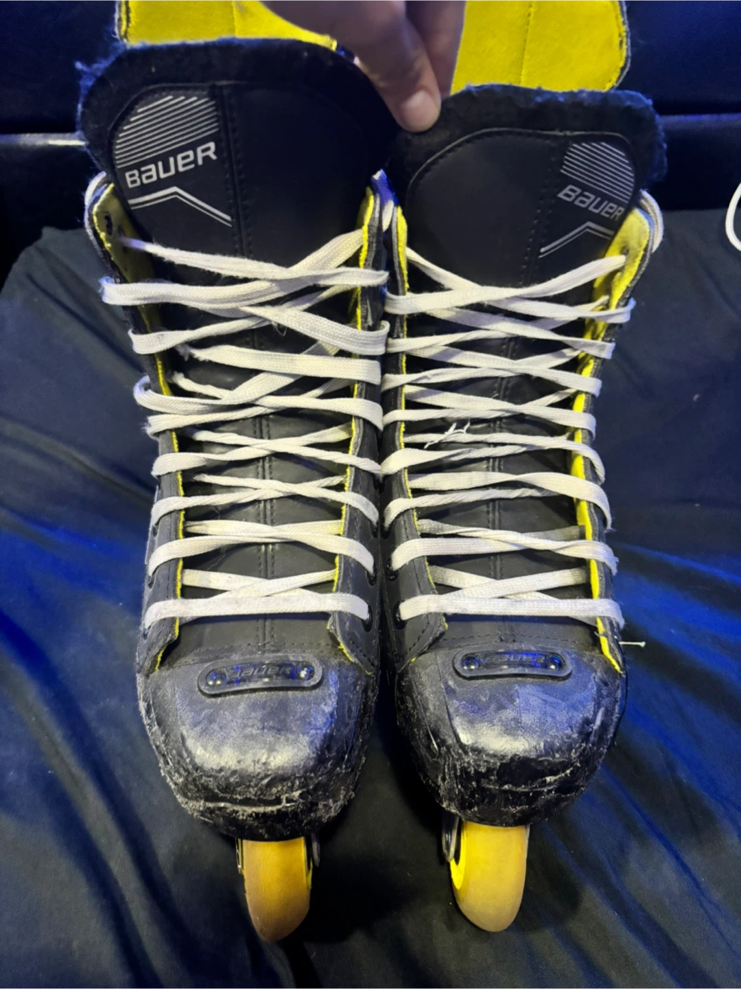 Bauer roller blades (not sure what size fits men size 7-9)