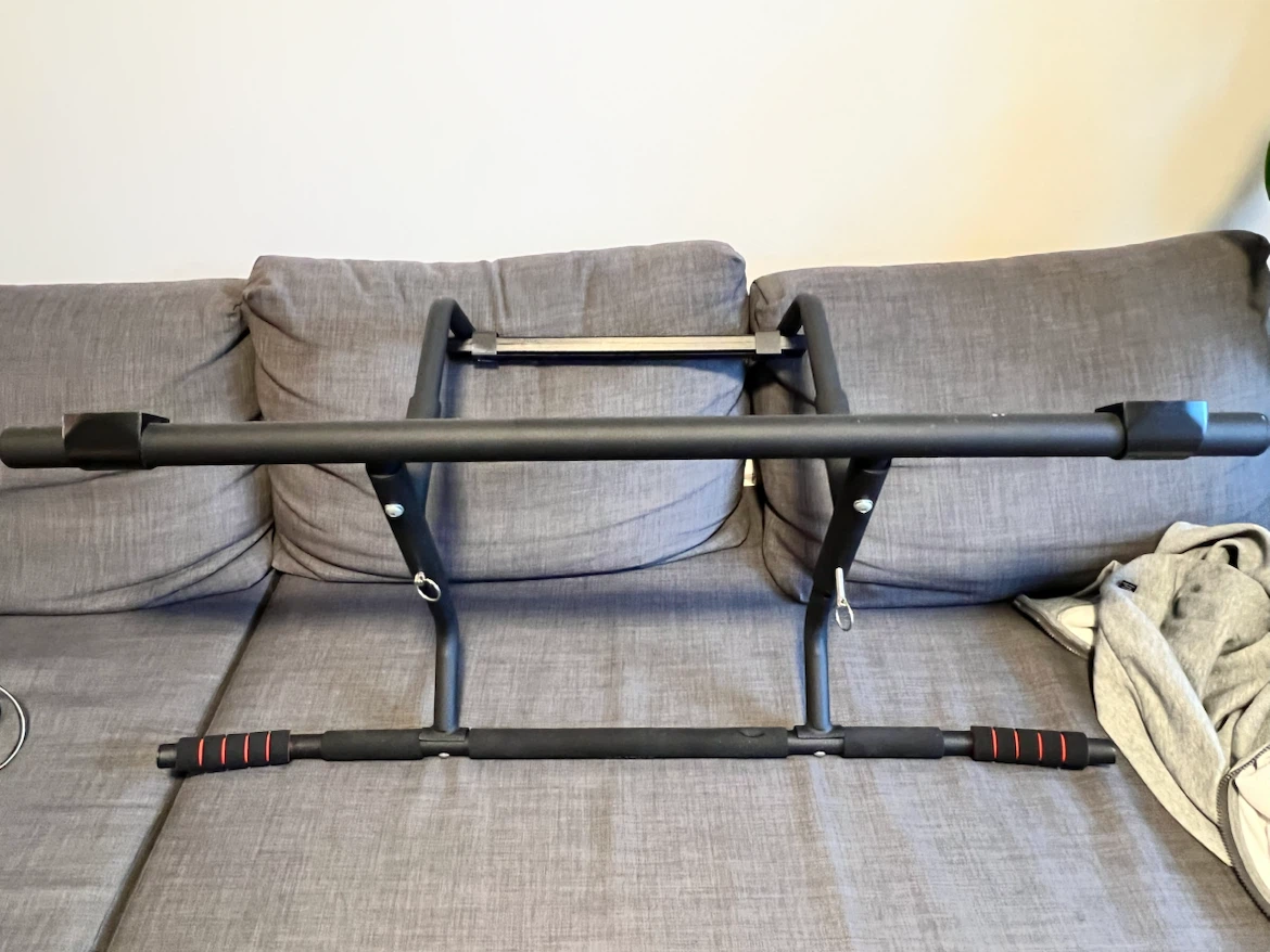 Black Steel Doorway Pull-Up Bar