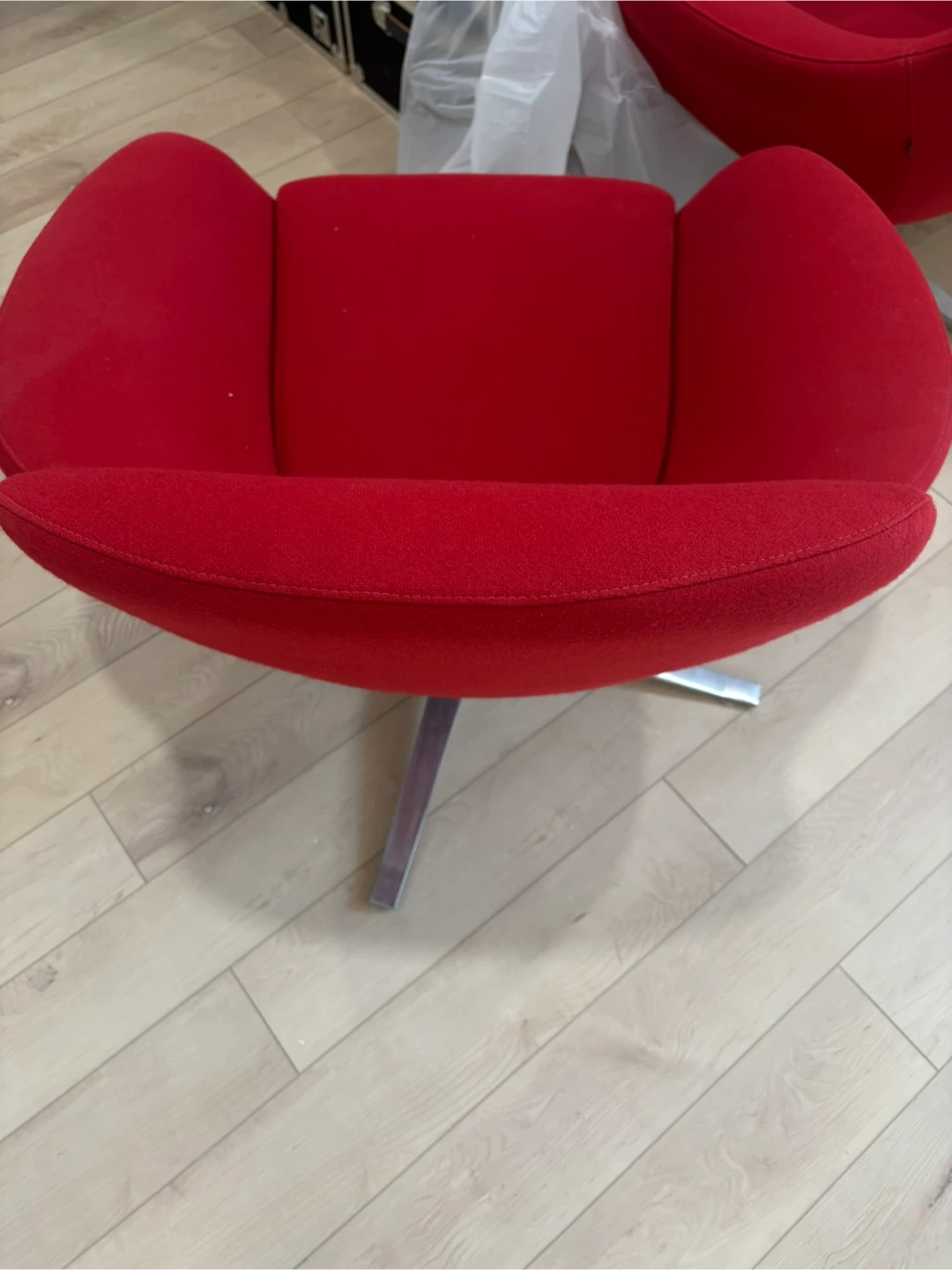 Coalesse Red Swivel Chair - photo 3